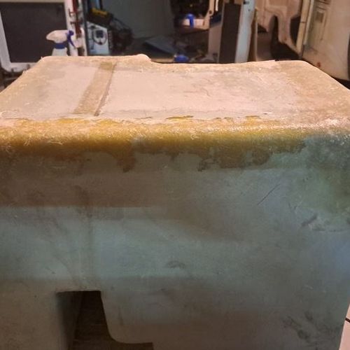 Reparación  depósito de fibra de vidrio a medida.jpeg